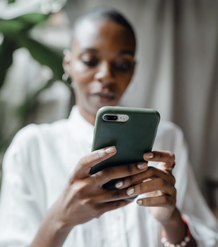 Woman using the Chevrolet Silverado App