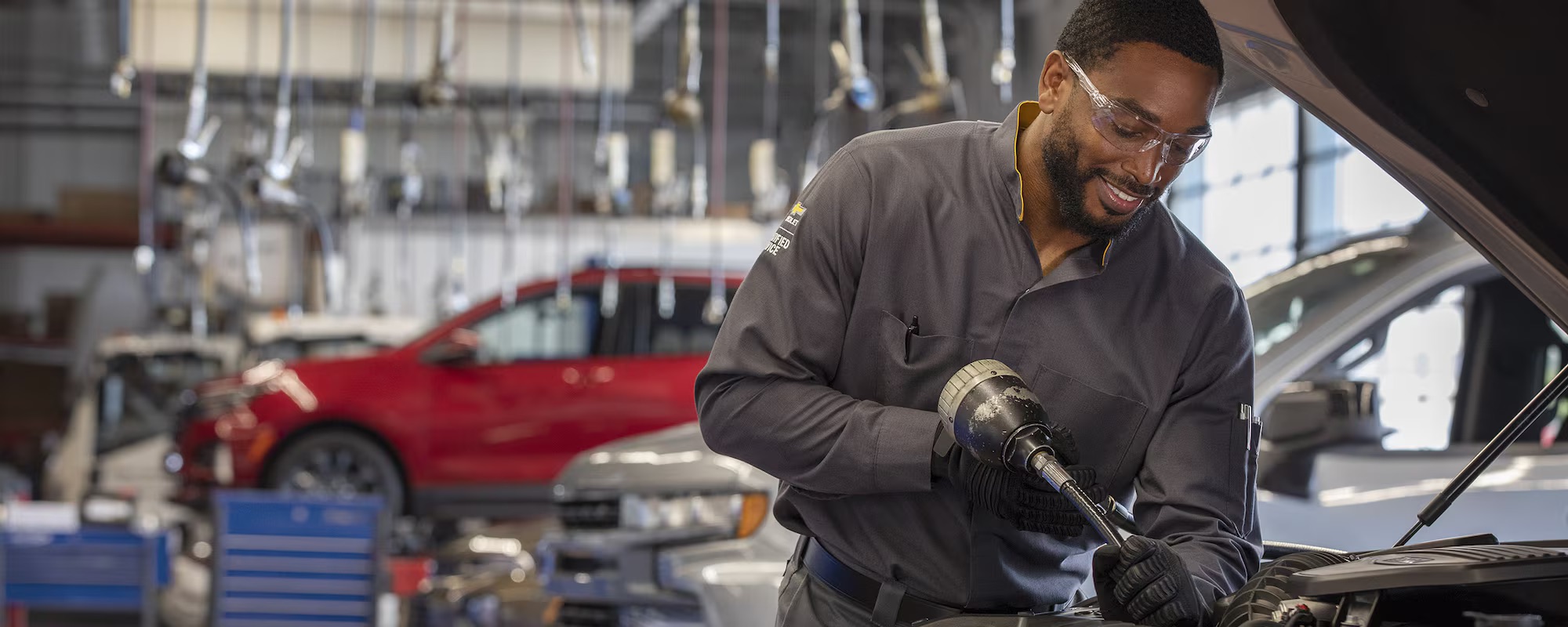 Bachrodt Chevrolet Technician at an oil change appointment