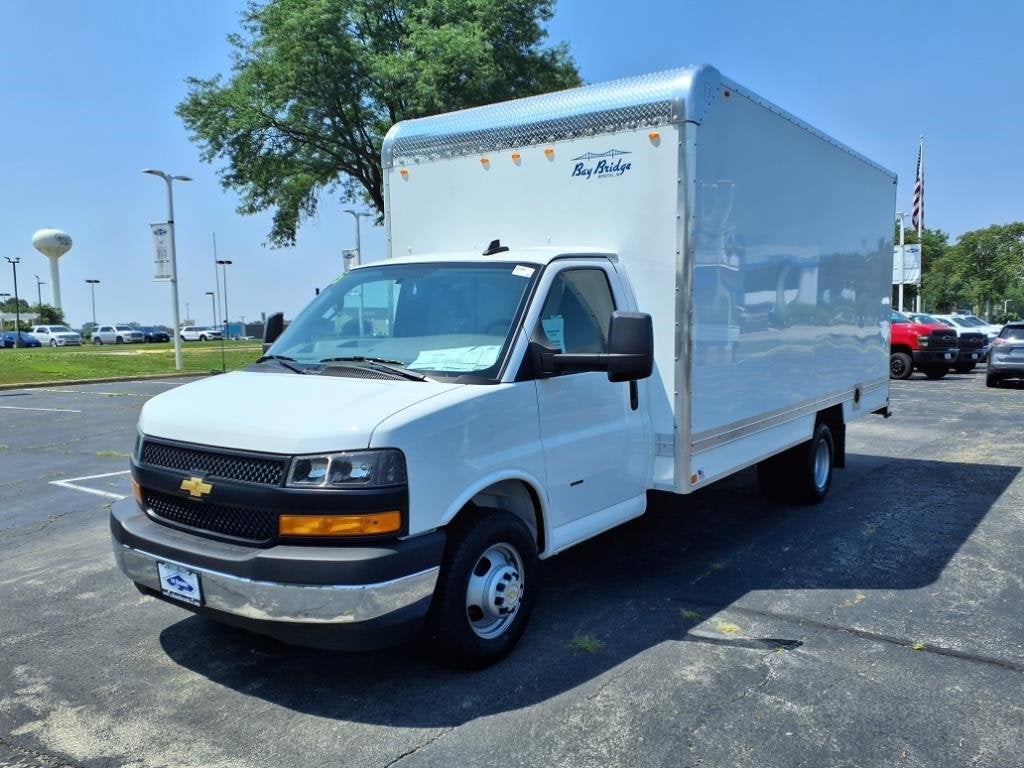 2025 Chevrolet Express Cutaway 3500 1WT