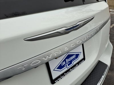 2016 Chrysler Town & Country Touring