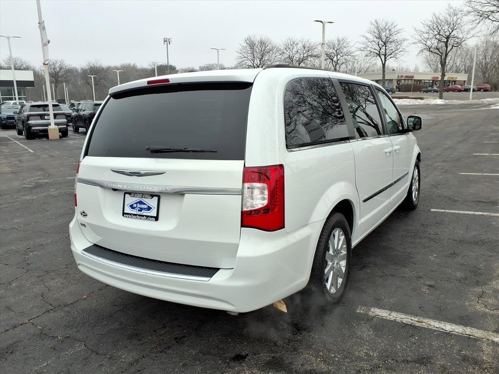 2016 Chrysler Town & Country Touring