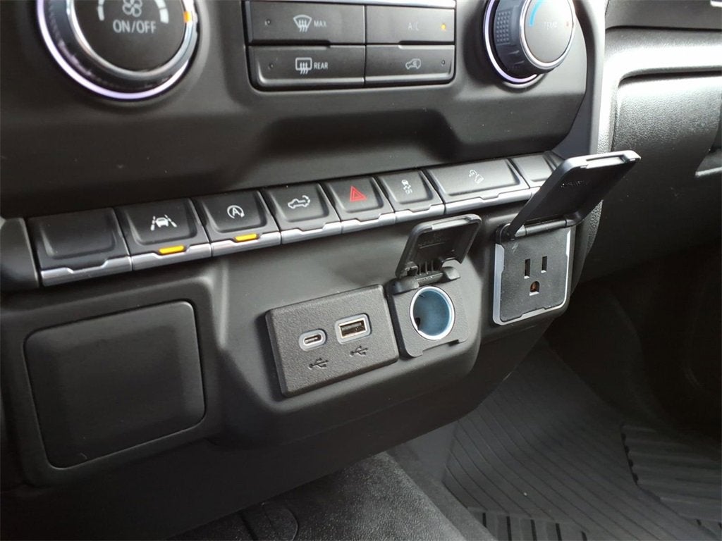 2022 Chevrolet Silverado 1500 Custom Trail Boss