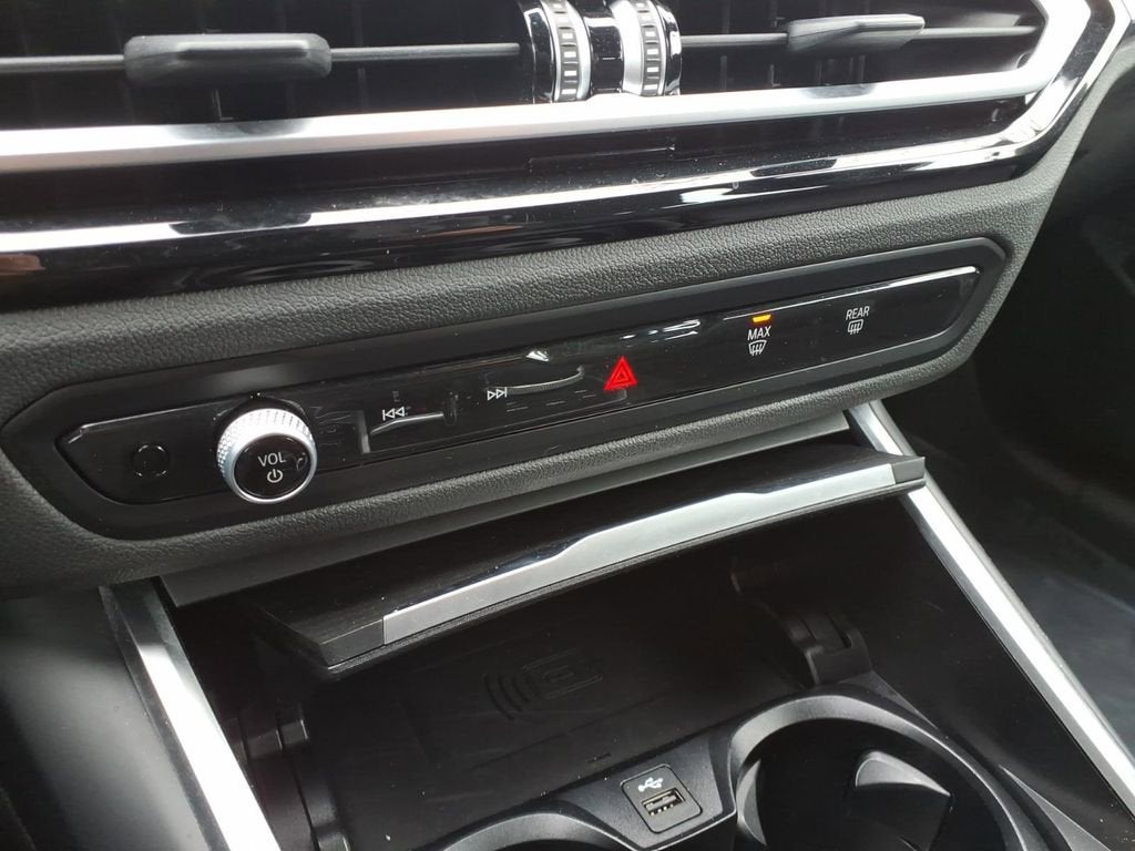 2024 BMW 3 Series 330i xDrive