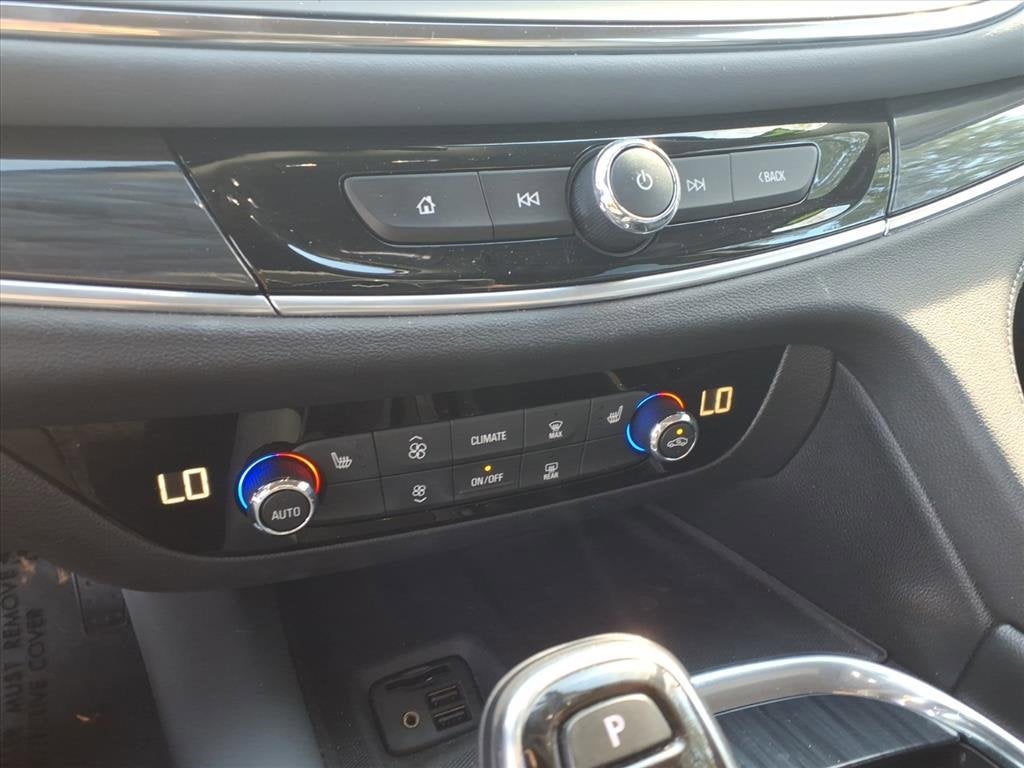 2021 Buick Enclave Essence