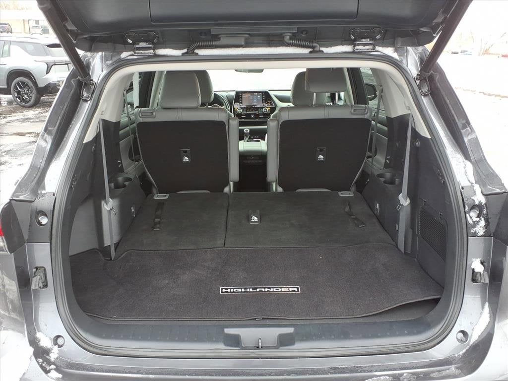 2022 Toyota Highlander Hybrid XLE