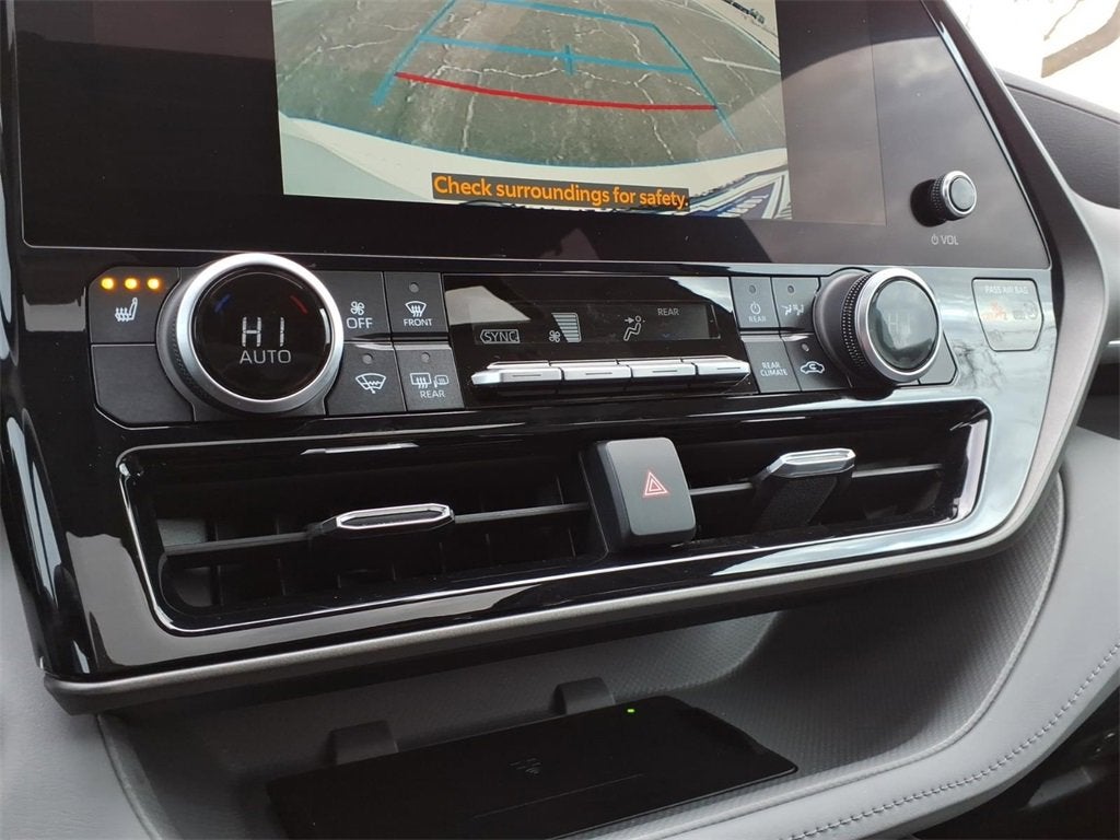 2023 Toyota Highlander Hybrid XLE