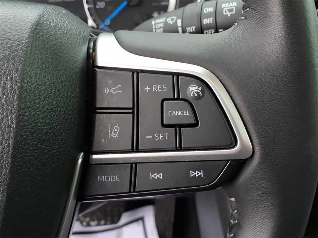 2023 Toyota Highlander Hybrid XLE