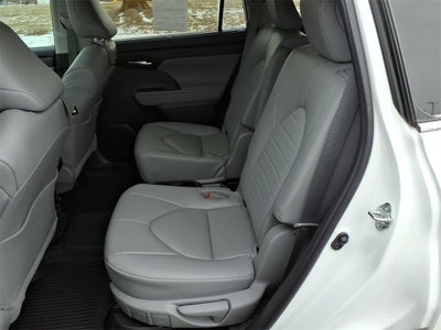 2023 Toyota Highlander Hybrid XLE