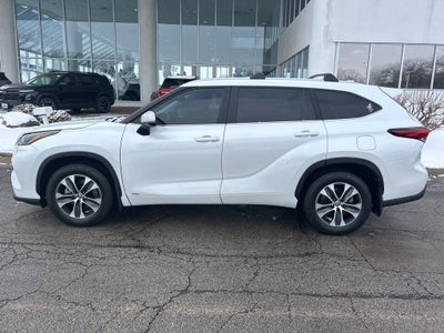 2023 Toyota Highlander Hybrid XLE