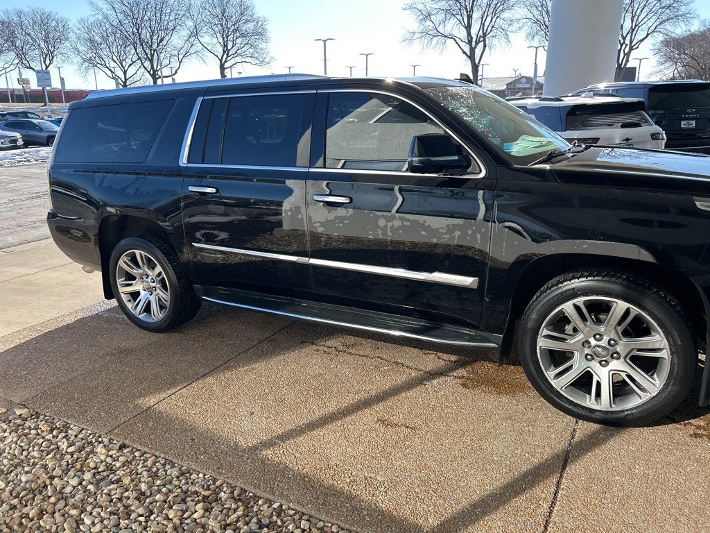 2017 Cadillac Escalade ESV Luxury