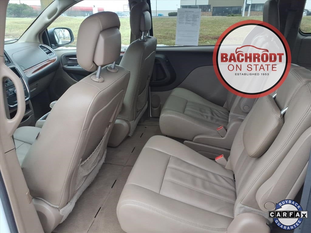 2016 Chrysler Town & Country Touring