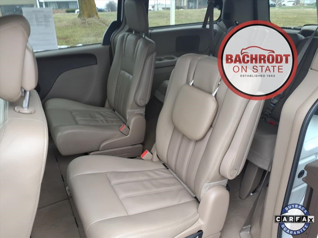 2016 Chrysler Town & Country Touring