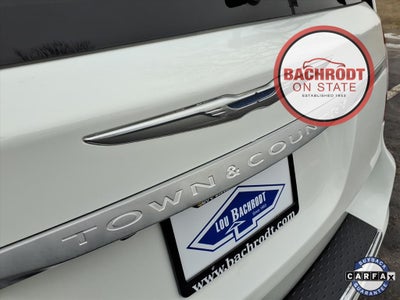 2016 Chrysler Town & Country Touring