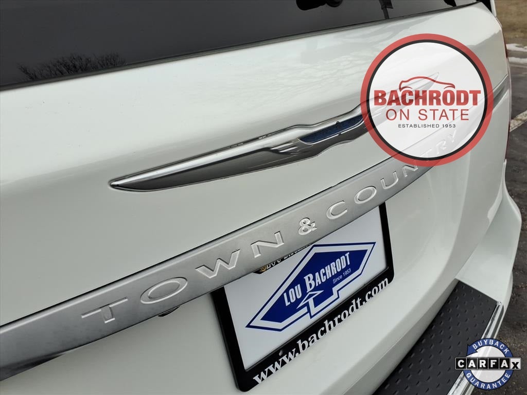 2016 Chrysler Town & Country Touring