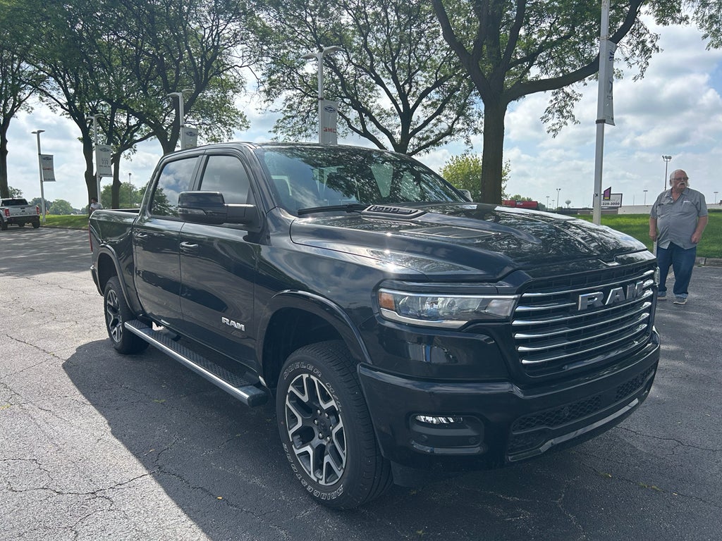 2025 RAM 1500 Laramie Crew Cab 4x4 5'7" Box
