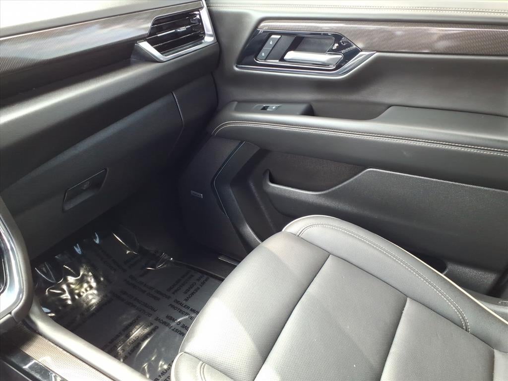 2025 GMC Yukon Elevation