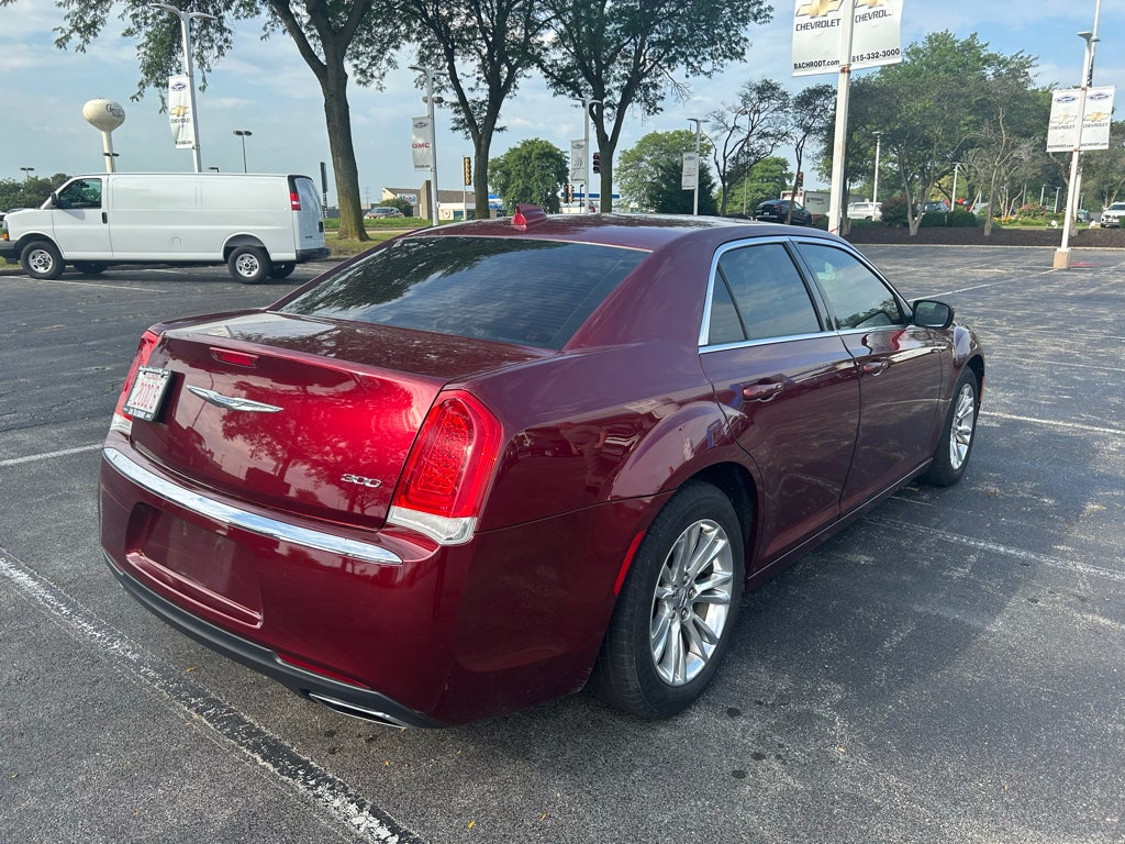 2018 Chrysler 300 Touring L