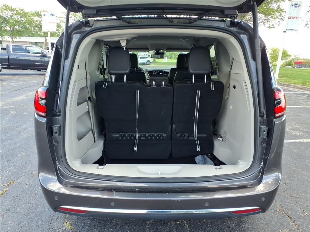 2023 Chrysler Pacifica Touring L