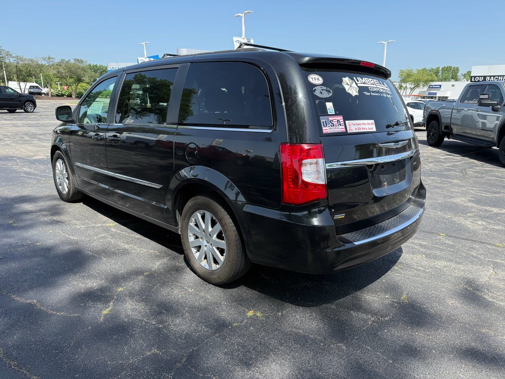 2016 Chrysler Town & Country Touring