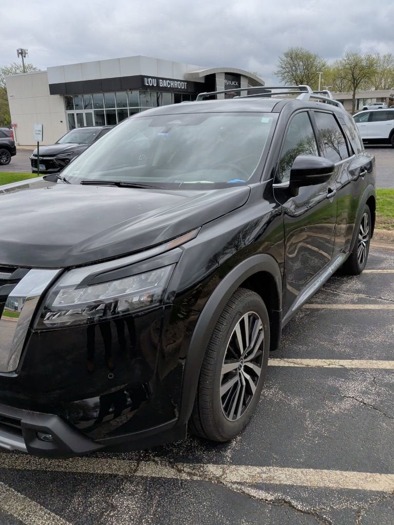 2025 Nissan Pathfinder Platinum