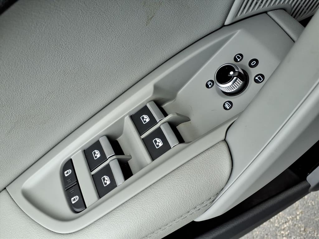 2025 Audi Q5 Premium Plus 40 TFSI quattro S tronic